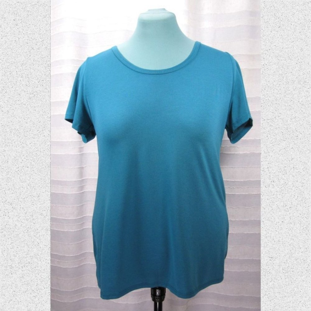 LulaRoe Classic Tee in Bright Teal - L